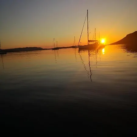 Botel Seuls A Bord Dans Le Golfe Atypique Porto-Vecchio (Corsica)