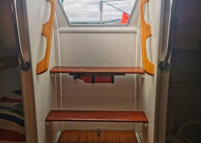 Seuls A Bord Dans Le Golfe Atypique Botel