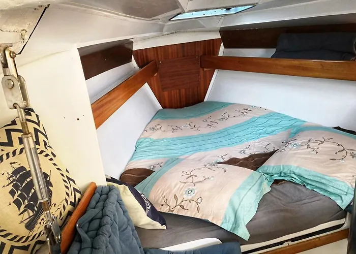 Seuls A Bord Dans Le Golfe Atypique *