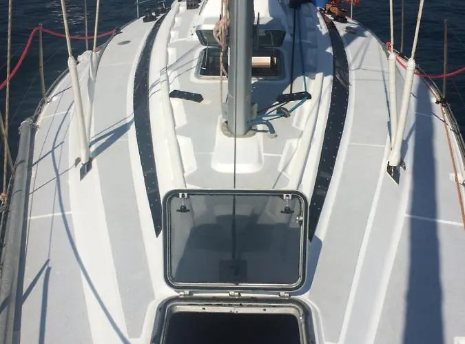Botel Seuls A Bord Dans Le Golfe Atypique Porto-Vecchio (Corsica)